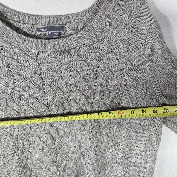Vince Grey Colorblock Cable Knit Crewneck Sweater Size M Yak & Wool Blend - Picture 15 of 16